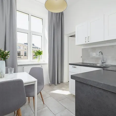 2-bedroom - Dluga 65 شقة *